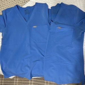 2, size M, ceil blue, FIGS one pocket scrub top